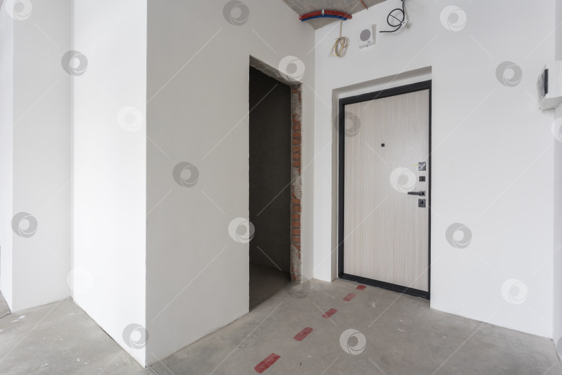 Скачать интерьер квартиры без отделки в серых тонах фотосток Ozero