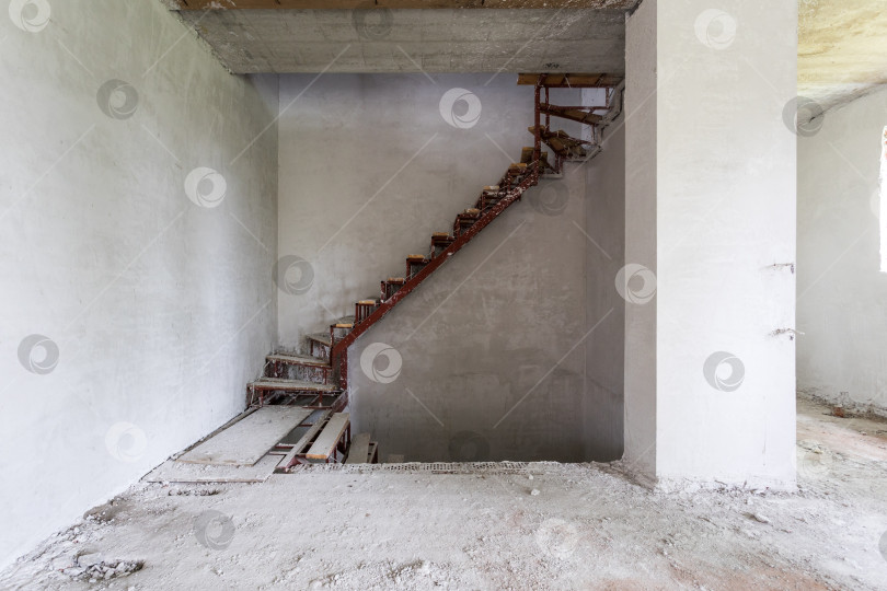 Скачать интерьер квартиры без отделки в серых тонах фотосток Ozero