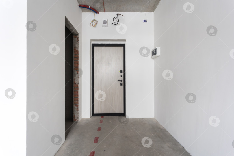 Скачать интерьер квартиры без отделки в серых тонах фотосток Ozero