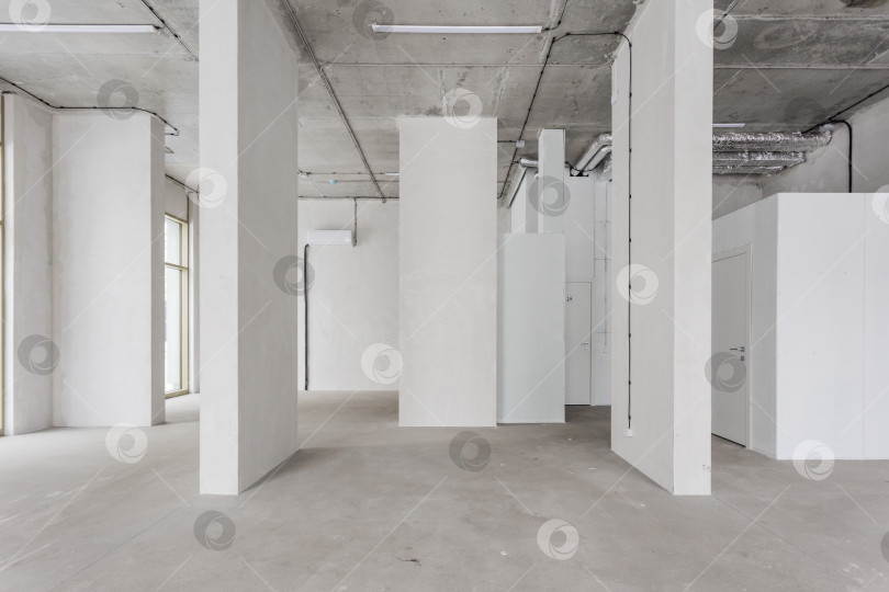 Скачать интерьер квартиры без отделки в серых тонах фотосток Ozero