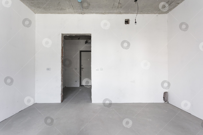 Скачать интерьер квартиры без отделки в серых тонах фотосток Ozero