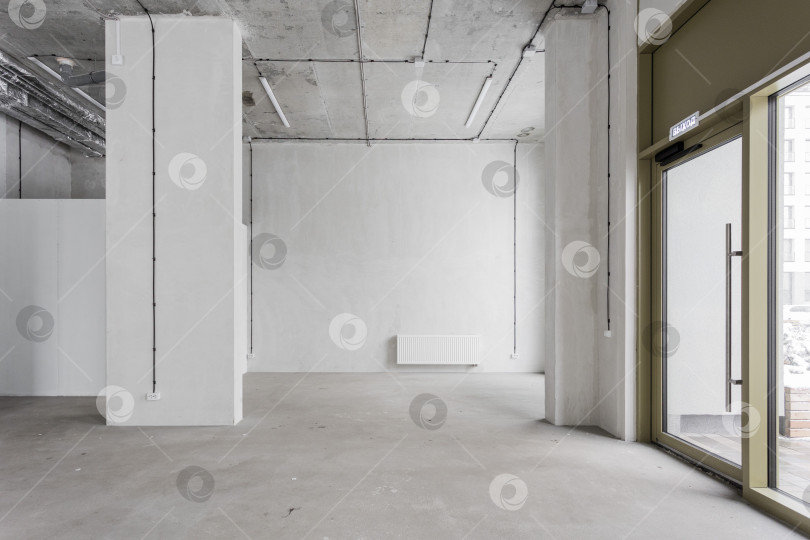 Скачать интерьер квартиры без отделки в серых тонах фотосток Ozero