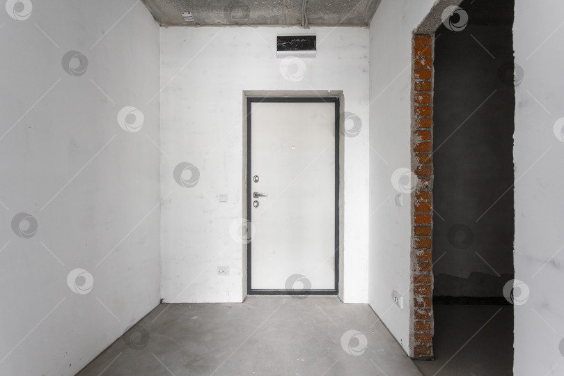 Скачать интерьер квартиры без отделки в серых тонах фотосток Ozero