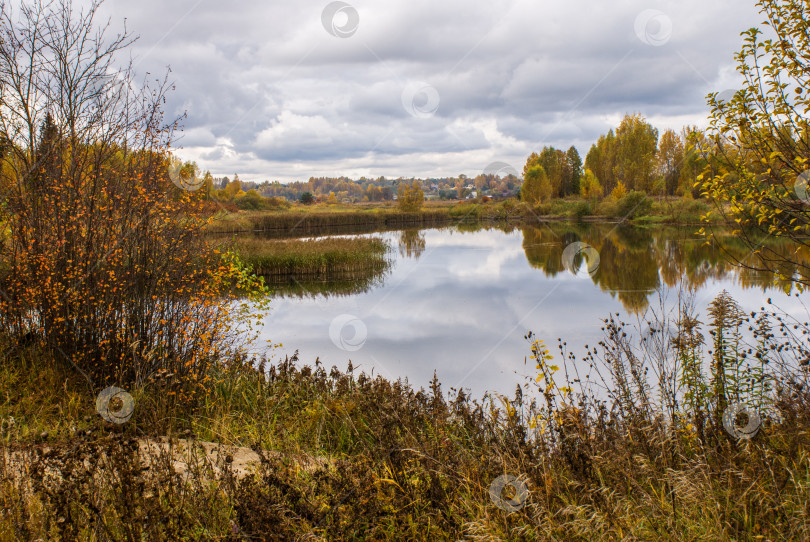 Скачать Осень на озере фотосток Ozero