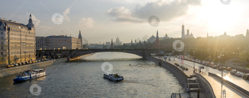 Скачать вид на Московский Кремль и Москву-реку фотосток Ozero