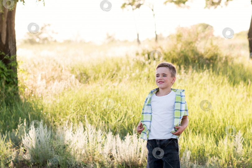 Скачать Эмоциональный портрет маленького мальчика фотосток Ozero