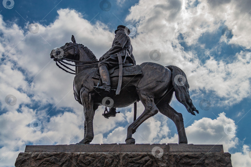 Скачать Памятник К. К.Рокоссовскому фотосток Ozero