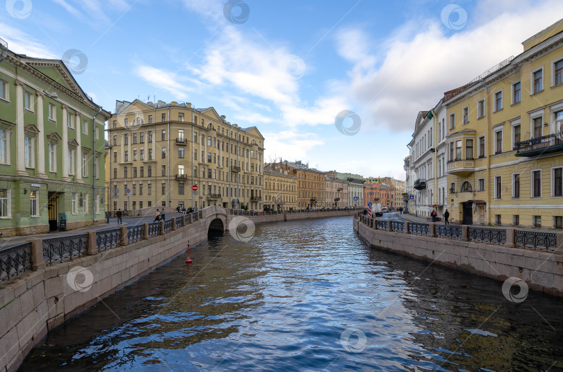 Скачать Вид на реку Мойку фотосток Ozero