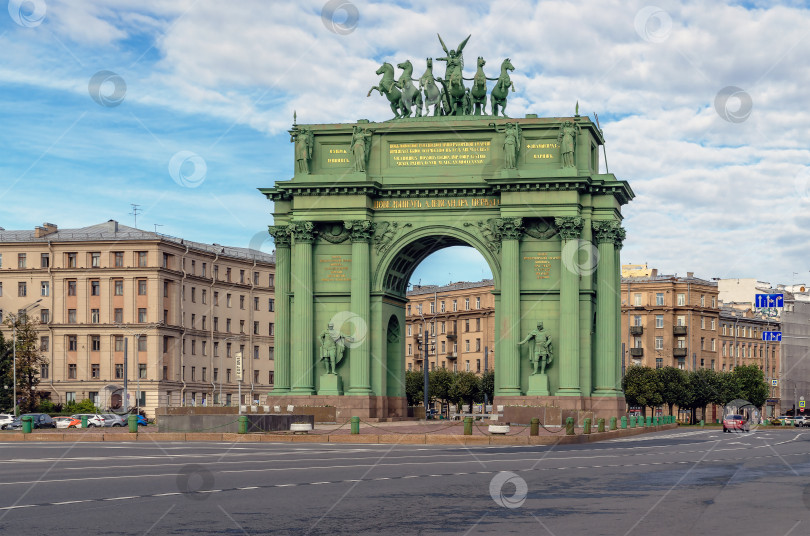 Скачать Нарвские триумфальные ворота фотосток Ozero