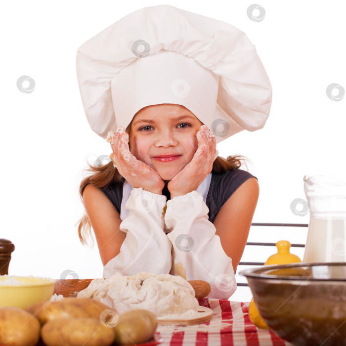 Скачать Красивая маленькая малышка в костюме кухарки фотосток Ozero