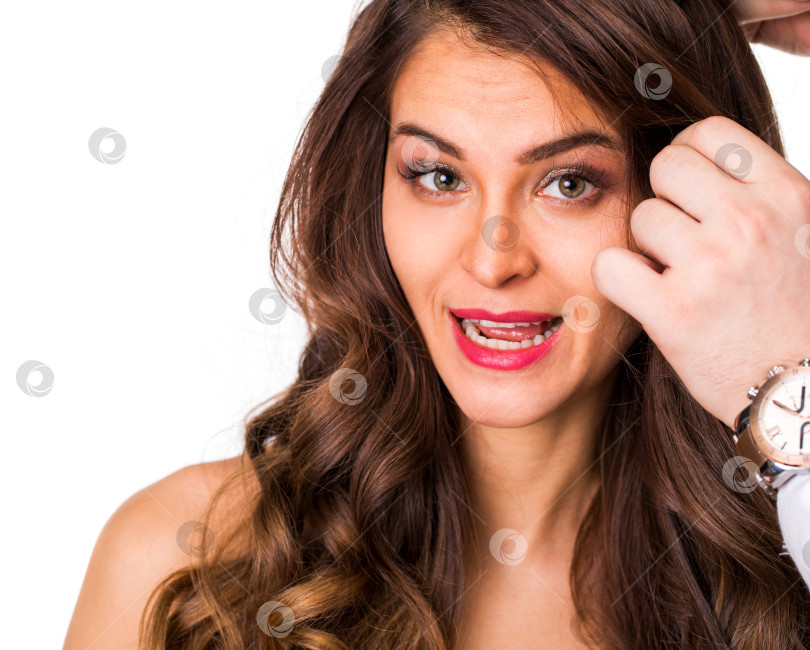 Скачать Портрет молодой красивой брюнетки крупным планом фотосток Ozero