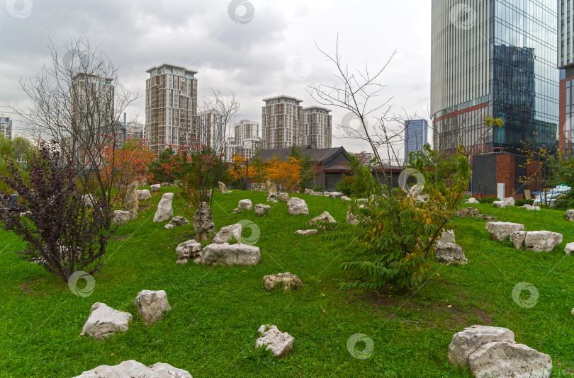 Скачать Сад камней в китайском парке. Москва. фотосток Ozero