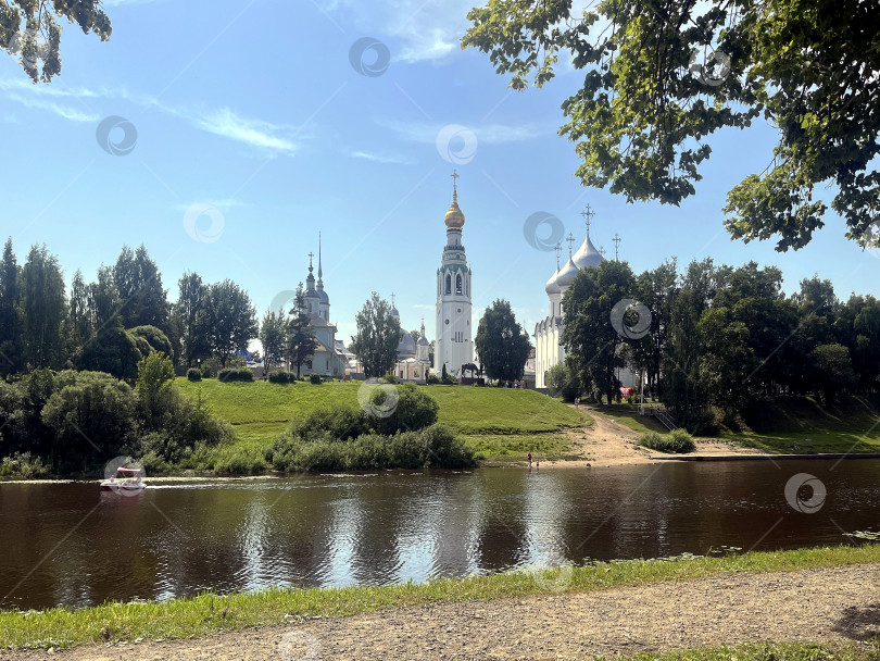 Скачать Вид через реку Вологда  на Вологодский Кремль. фотосток Ozero