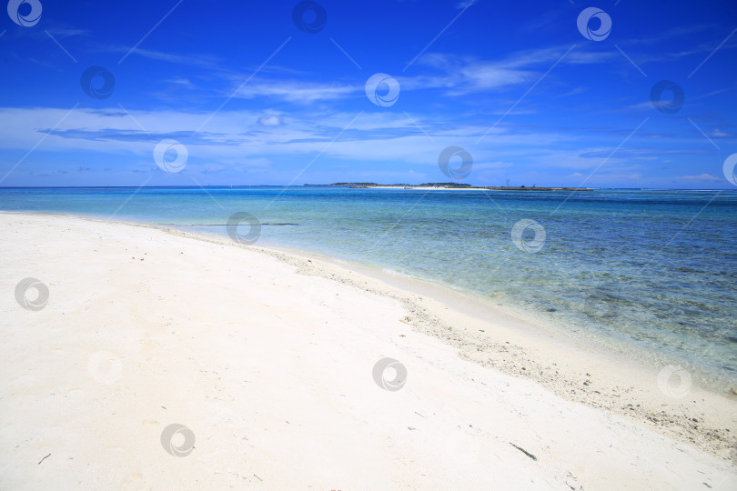 Скачать Пляж с берегом на курорте фотосток Ozero