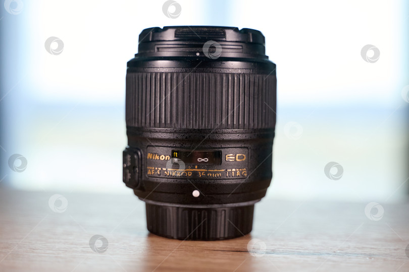 Скачать Современный объектив фотосток Ozero