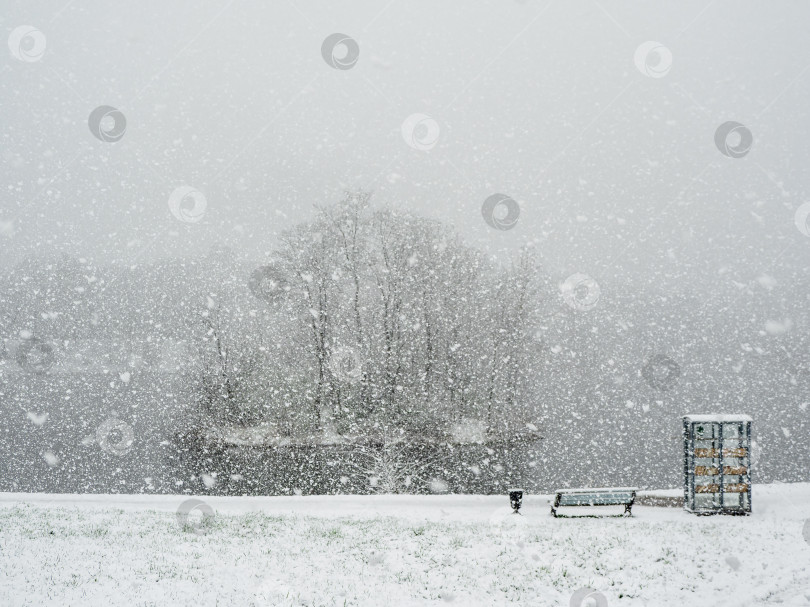 Скачать Большая снежная зима. Впечатляющий зимний фон. фотосток Ozero