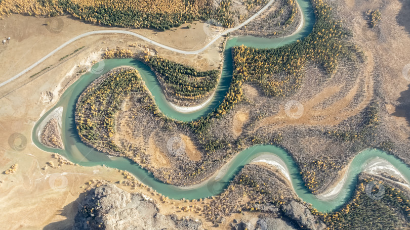 Скачать Вид с высоты птичьего полета на реку Чуя фотосток Ozero