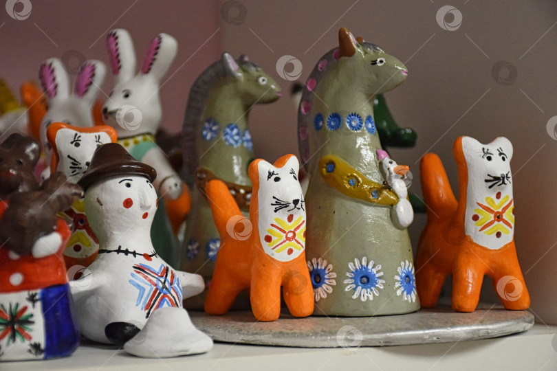 Скачать Дымковские игрушки из глины фотосток Ozero