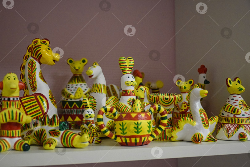 Скачать Филимоновские игрушки из глины в виде животных фотосток Ozero