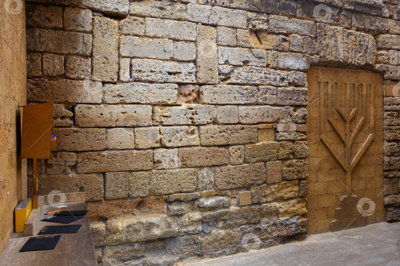 Скачать Евпатория, Россия - сентября 16, 2025- Малая Стена Плача фотосток Ozero