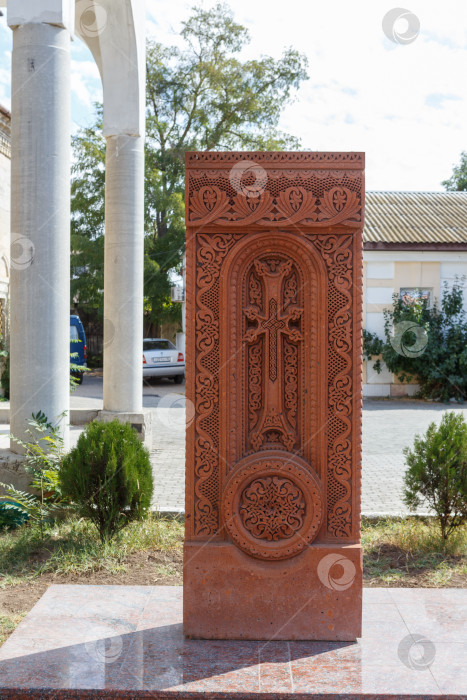 Скачать Евпатория, Россия - сентября 16, 2025- Хачкар в церкови Сурб-Никогайос фотосток Ozero