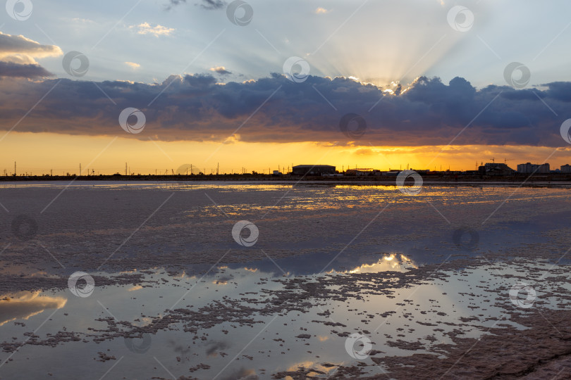 Скачать Закат на озере Сасык-Сиваш фотосток Ozero