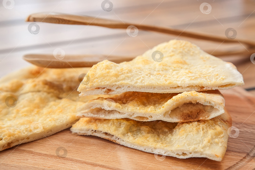 Скачать Фокачча на деревянной доске фотосток Ozero