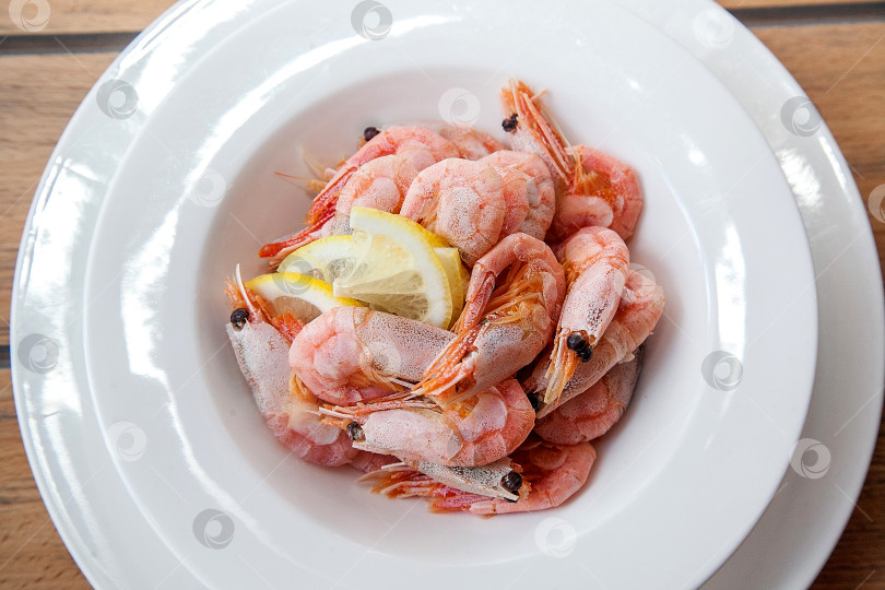 Скачать Приготовленные креветки фотосток Ozero