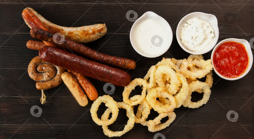 Скачать Ассорти из пива, приготовленного на гриле фотосток Ozero