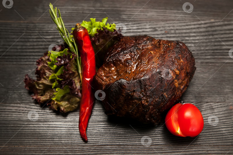 Скачать Мясо на доске фотосток Ozero