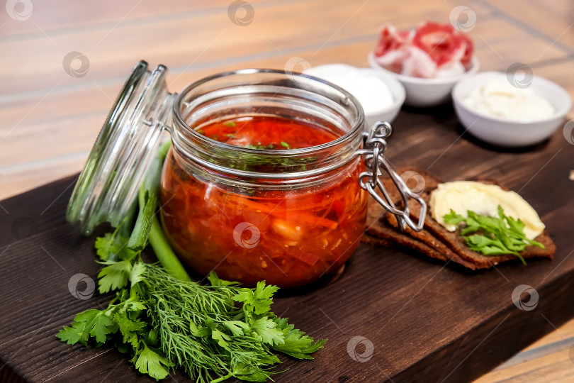 Скачать Русский борщ с зеленью фотосток Ozero