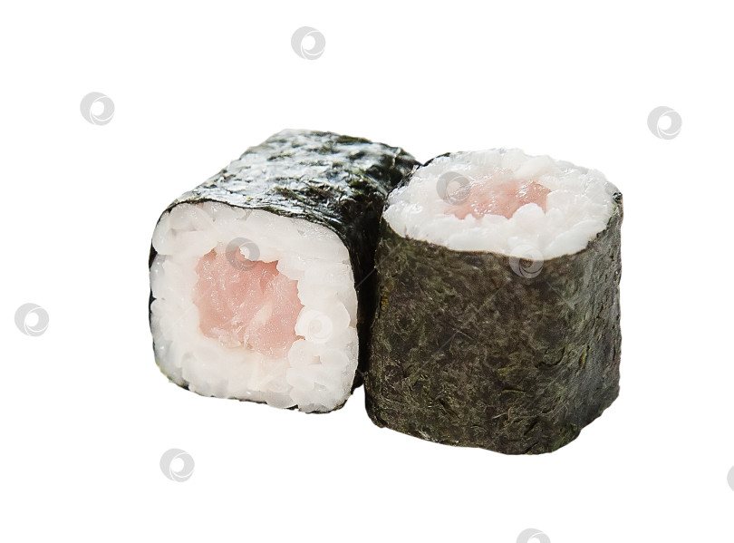 Скачать Рулет на белом фоне. Популярное японское или корейское блюдо фотосток Ozero