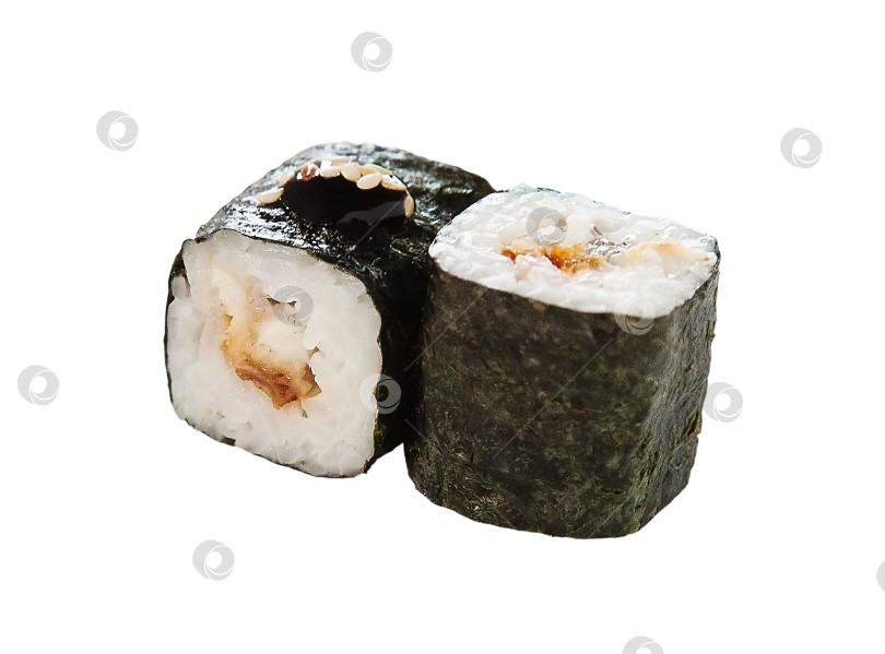 Скачать Рулет на белом фоне. Популярное японское или корейское блюдо фотосток Ozero