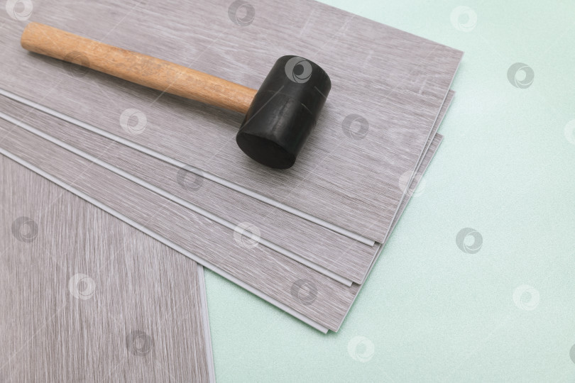 Скачать  Резиновый молоток для паркета и ламината, виниловых плит. фотосток Ozero