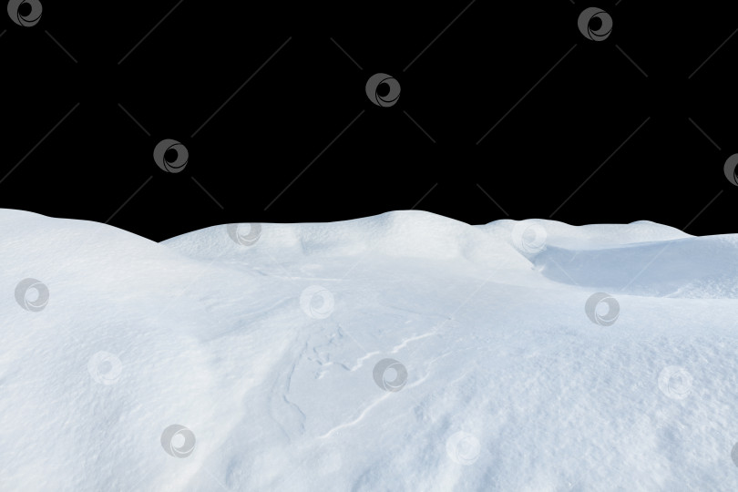 Скачать Снежные заносы на черном изолированном фоне. фотосток Ozero