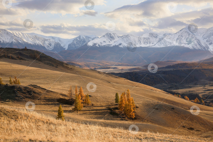 Скачать Предгорья поздней осенью и ранней зимой. фотосток Ozero