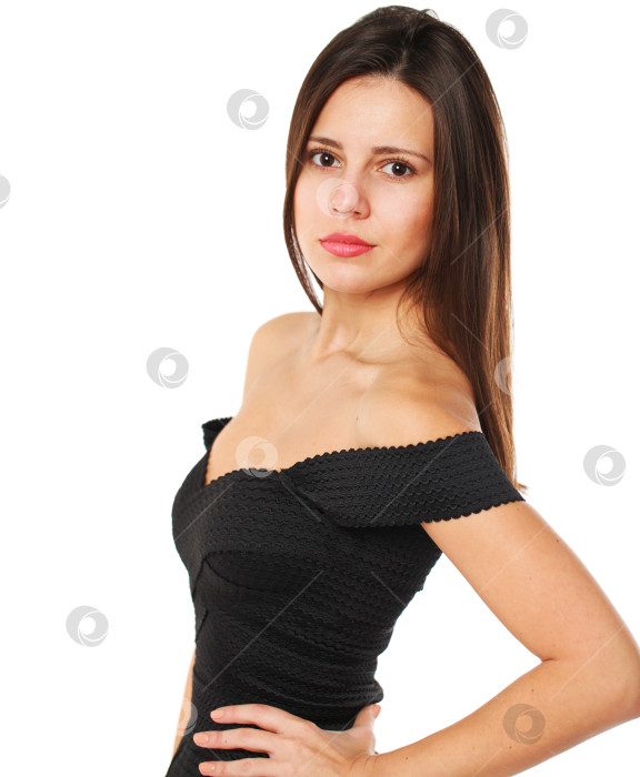 Скачать Красивая брюнетка в черном платье фотосток Ozero