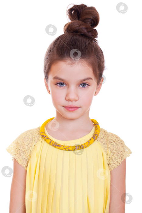 Скачать Портрет хорошенькой маленькой девочки фотосток Ozero