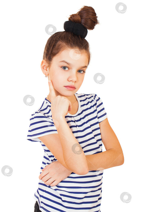 Скачать Портрет очаровательной маленькой девочки-брюнетки фотосток Ozero
