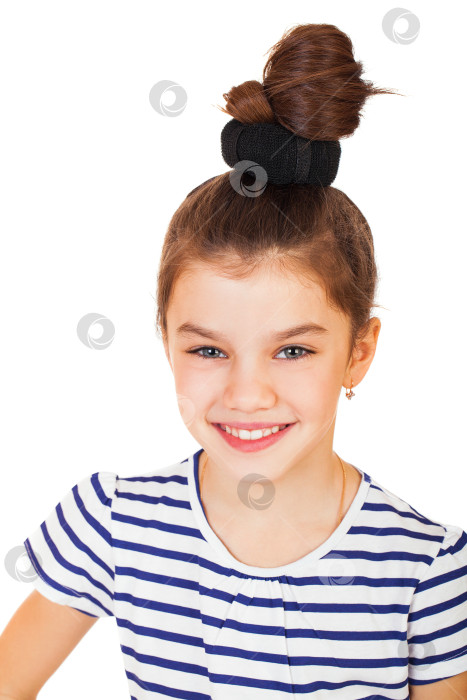 Скачать Портрет очаровательной маленькой девочки-брюнетки фотосток Ozero