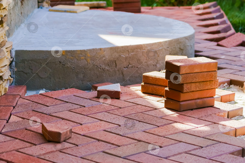 Скачать Клинкерная брусчатка для укладки дорожек в саду фотосток Ozero