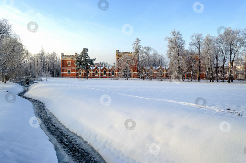Скачать Конюшни готического дворца фотосток Ozero