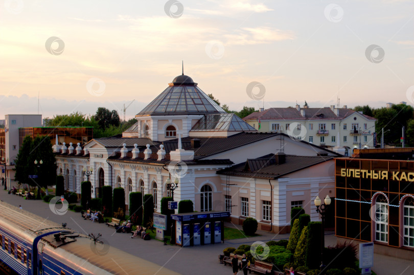 Скачать Вечерний вокзал фотосток Ozero