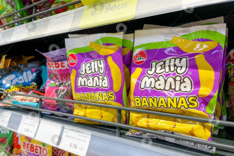 Скачать Бар, Черногория, 17 октября 2025 года, Мармелад, желейные конфеты, закуски в супермаркете фотосток Ozero