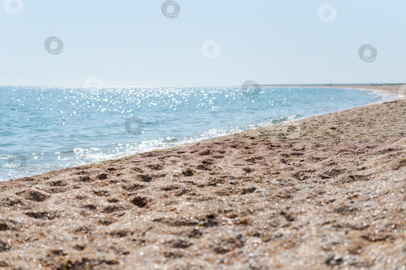 Скачать Пляж с водоемом на заднем плане фотосток Ozero