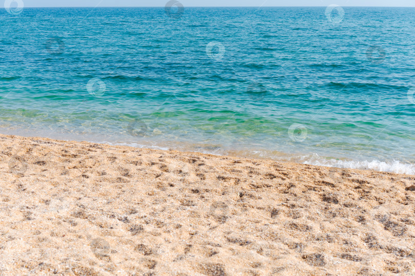 Скачать Пляж с водоемом на заднем плане фотосток Ozero