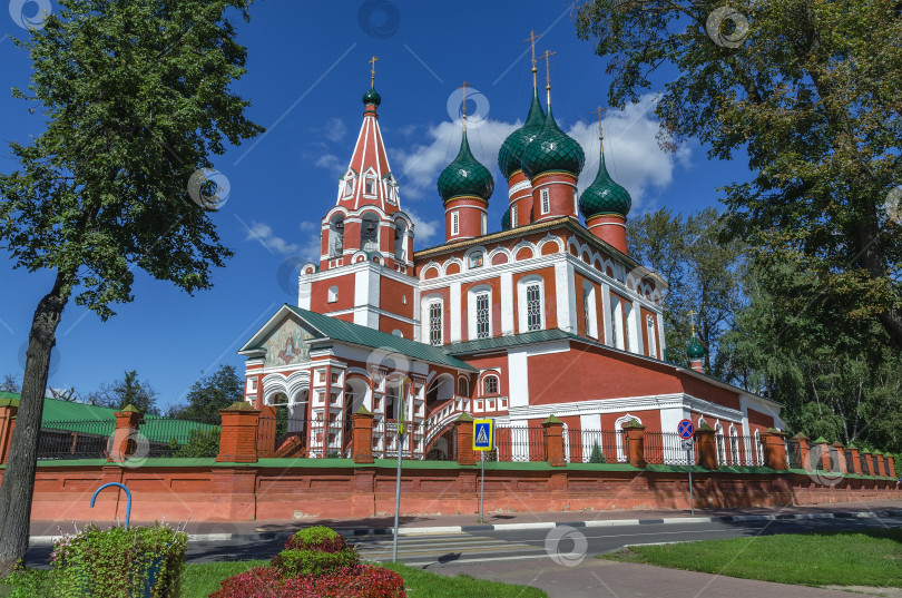Скачать Михайло-Архангельская гарнизонная церковь. фотосток Ozero