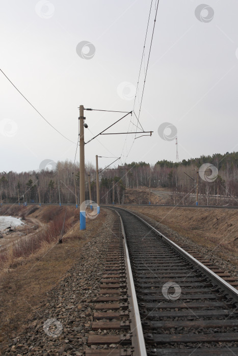 Скачать Поверните направляющую, оставляя расстояние фотосток Ozero