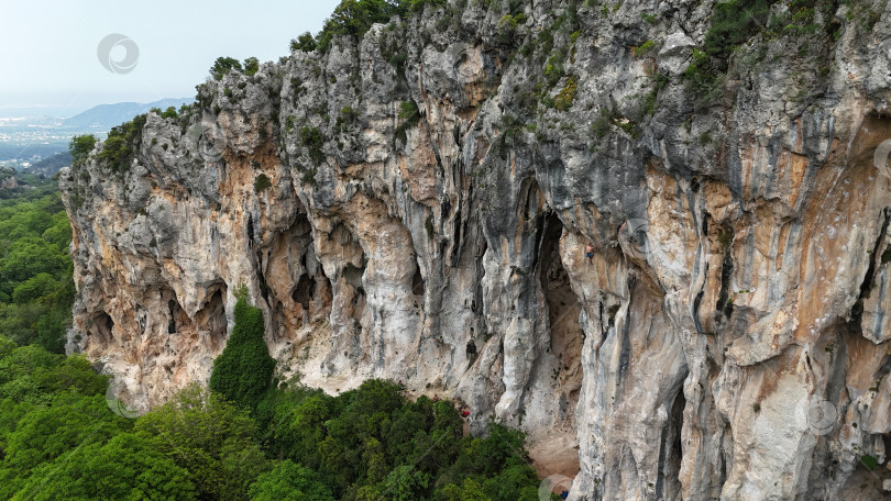 Скачать Скалы  рядом с древним городом Требенна фотосток Ozero