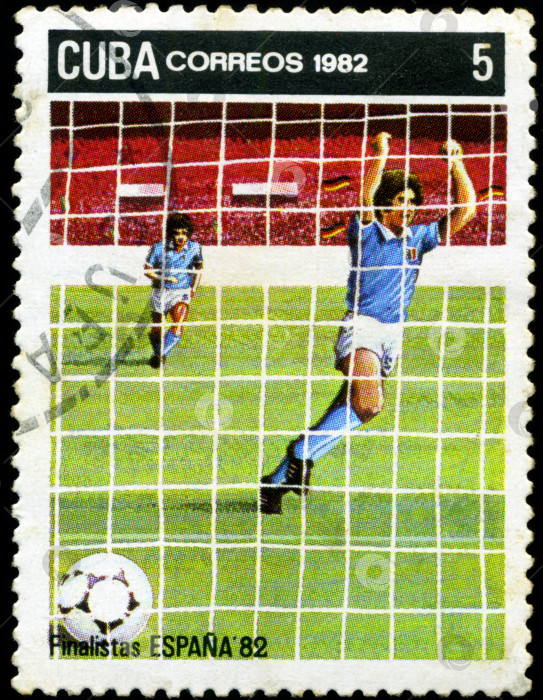 Скачать КУБА - ОКОЛО 1982 года: На почтовой марке, напечатанной на Кубе, изображен футбол, серия, посвященная чемпионату мира в Испании, около 1982 года. фотосток Ozero